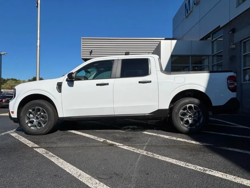 2025 Ford Maverick XLT photo 1