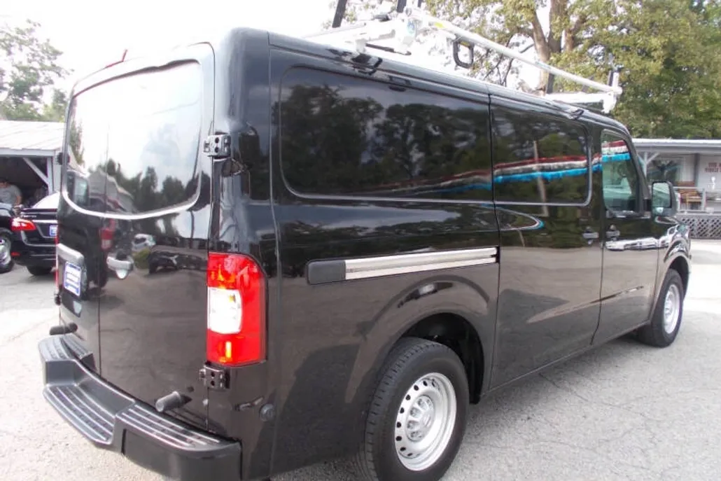 2018 Nissan NV2500 HD S photo 1