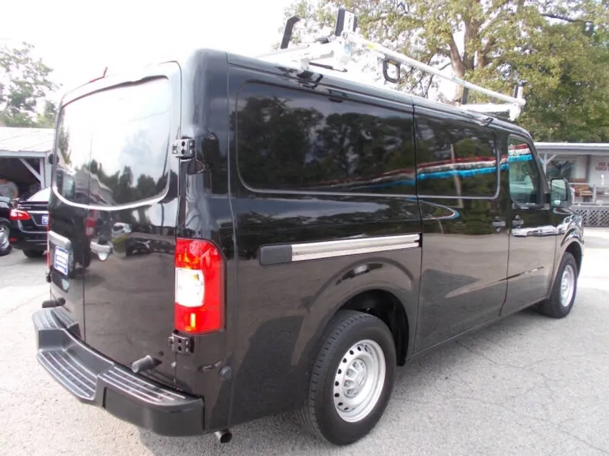 2018 Nissan NV2500 HD S photo 1