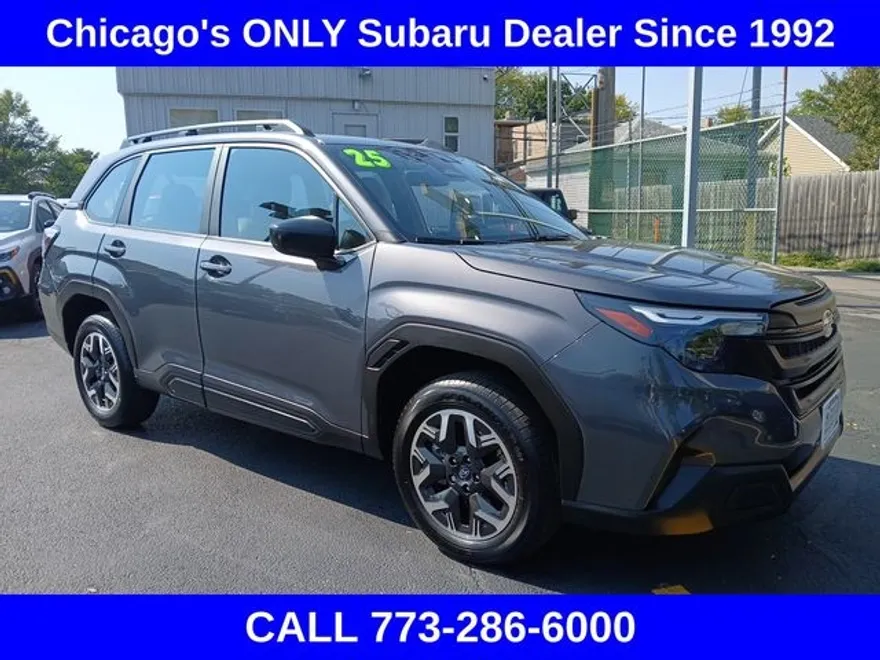 2025 Subaru Forester Base photo 1