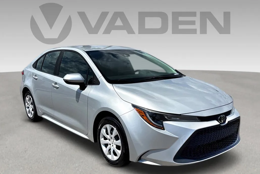 2022 Toyota Corolla LE photo 1