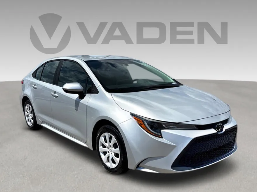 2022 Toyota Corolla LE photo 1
