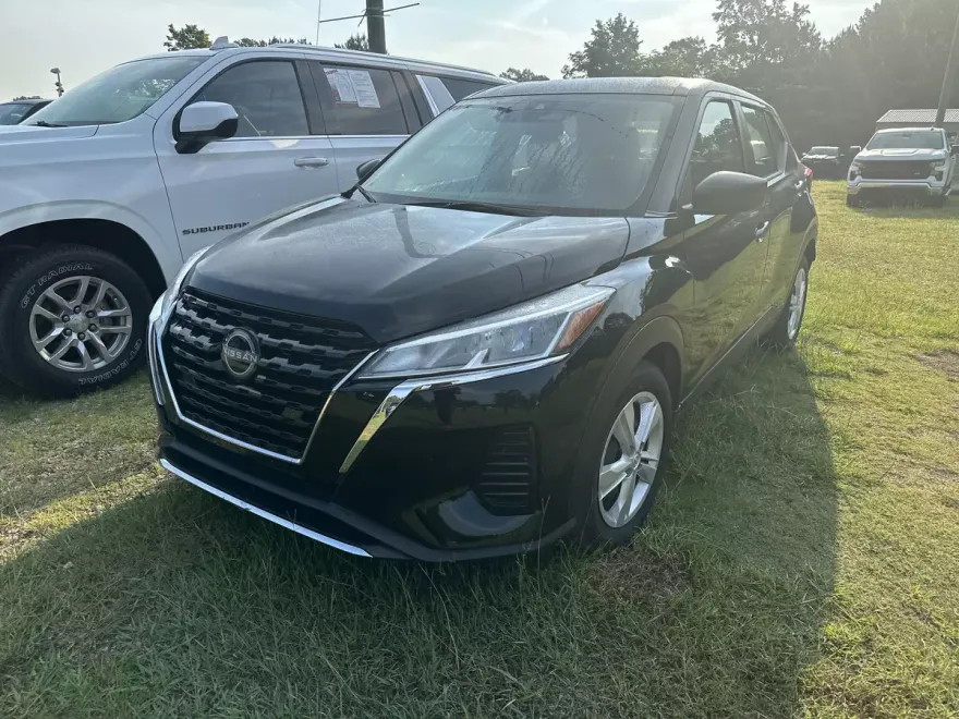 2024 Nissan Kicks S photo 1