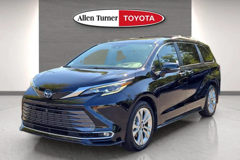 2024 Toyota Sienna Platinum photo 1
