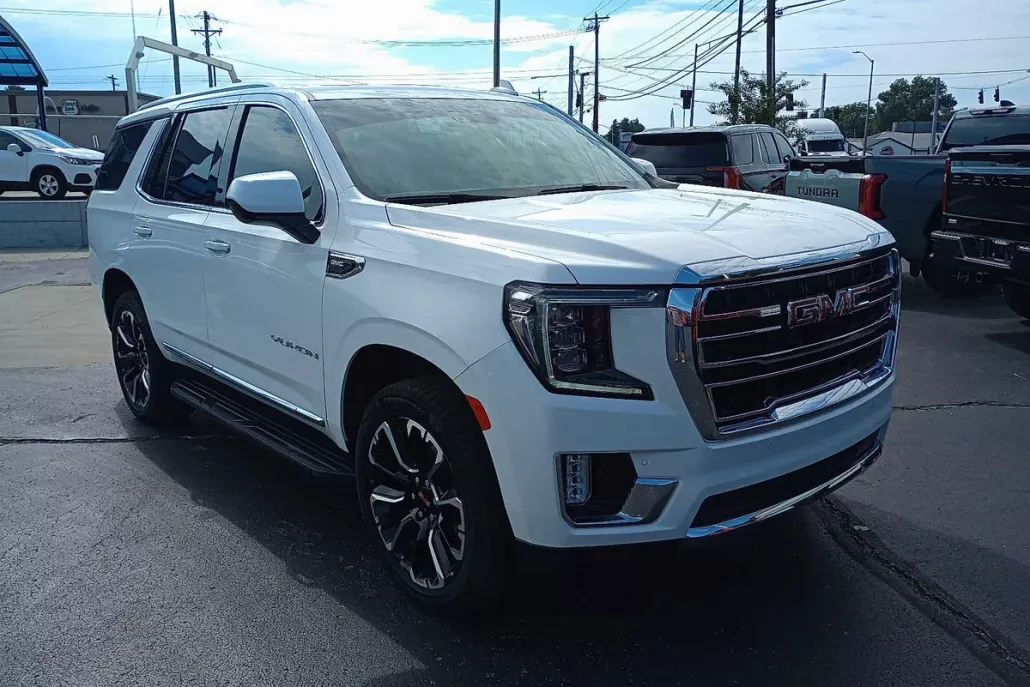 2023 Gmc Yukon SLT photo 1