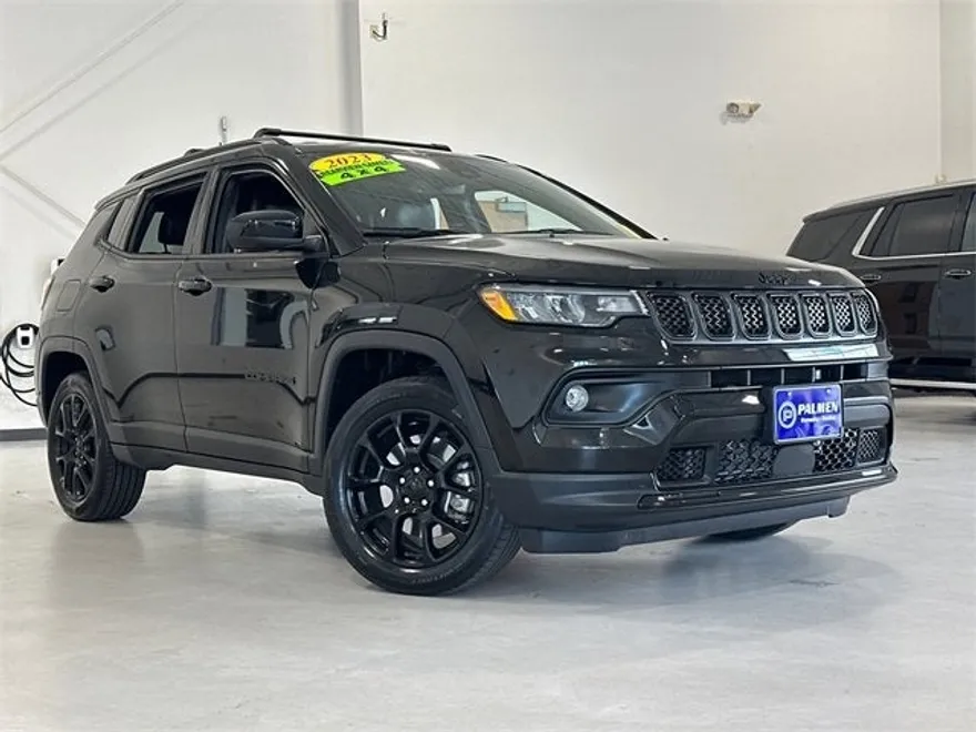 2023 Jeep Compass Altitude photo 1