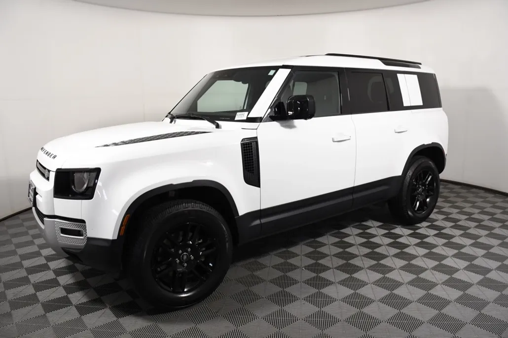 2025 Land Rover Defender 110 S photo 1