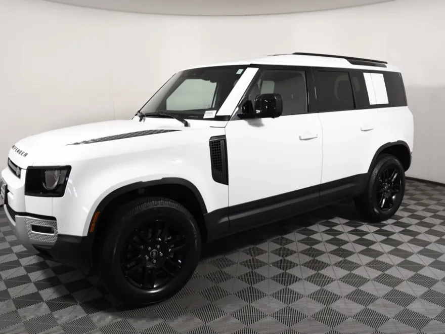 2025 Land Rover Defender 110 S photo 1