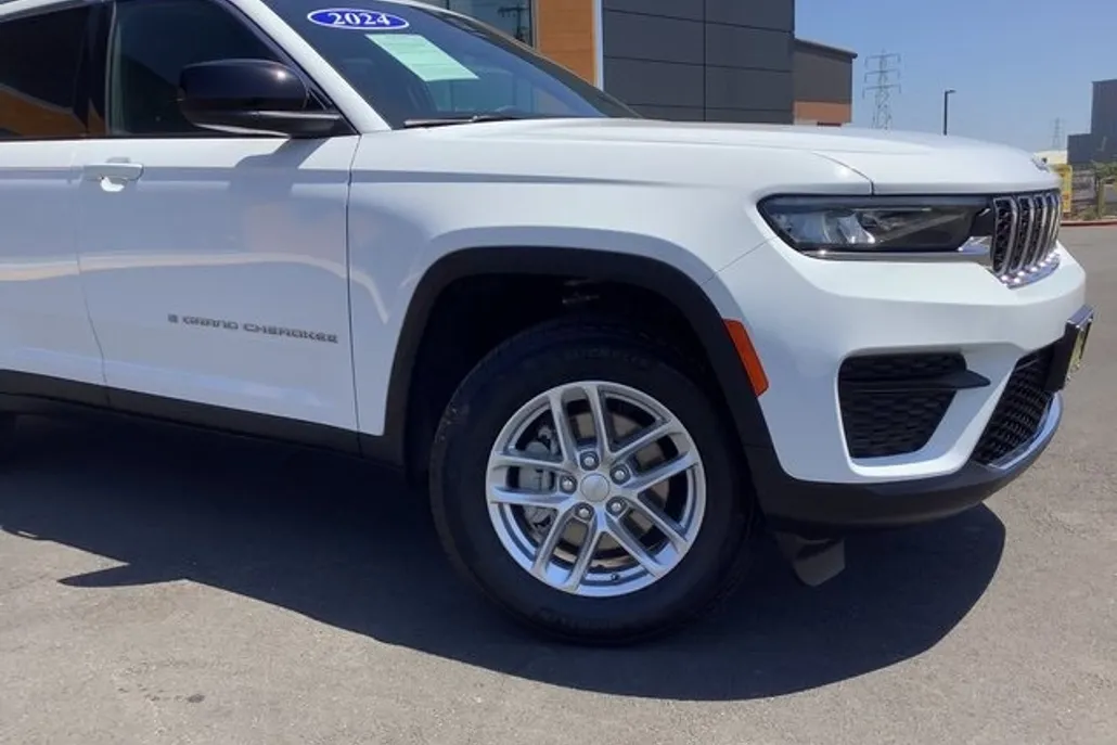 2024 Jeep Grand Cherokee Laredo X photo 1