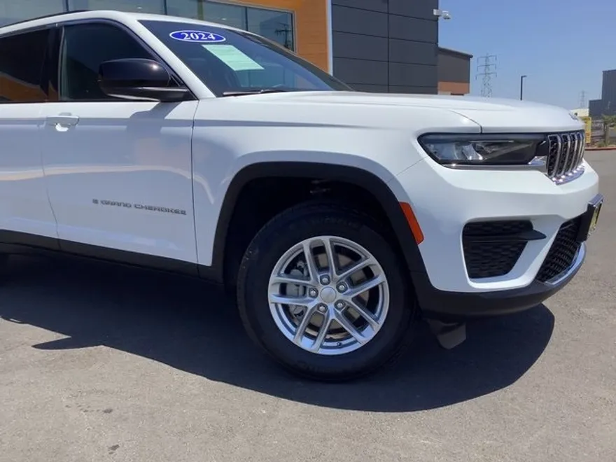 2024 Jeep Grand Cherokee Laredo X photo 1