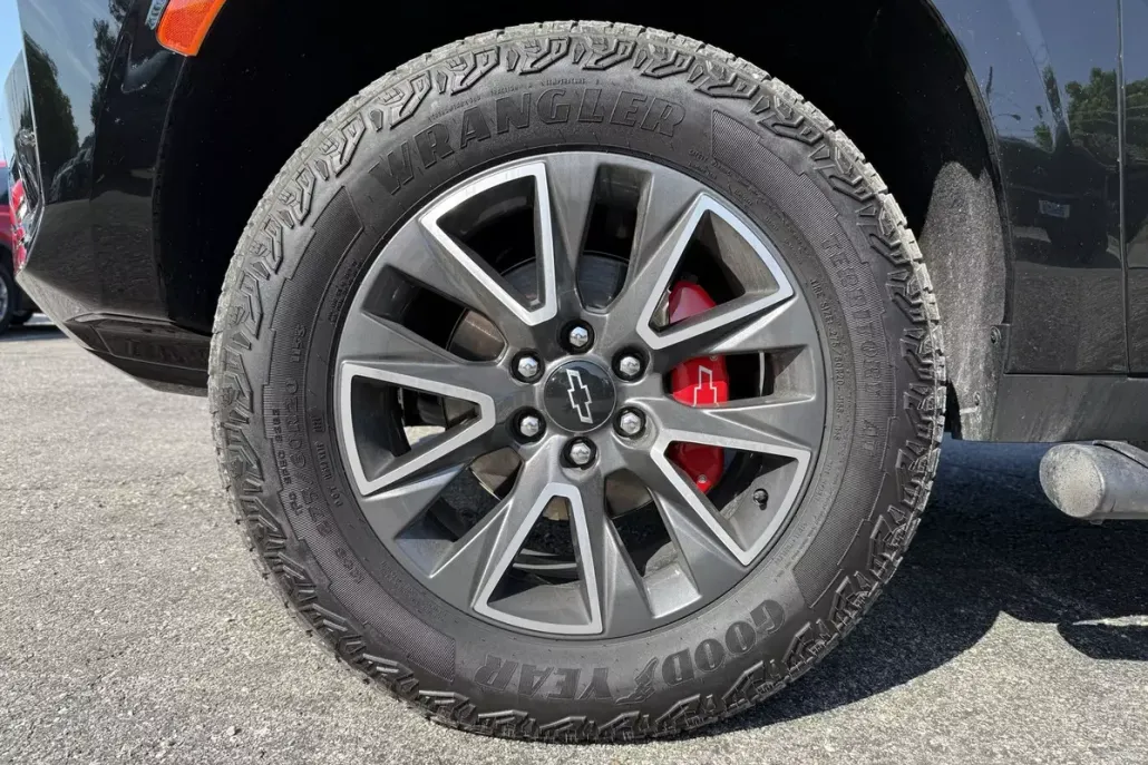 2024 Chevrolet Tahoe Z71 photo 1