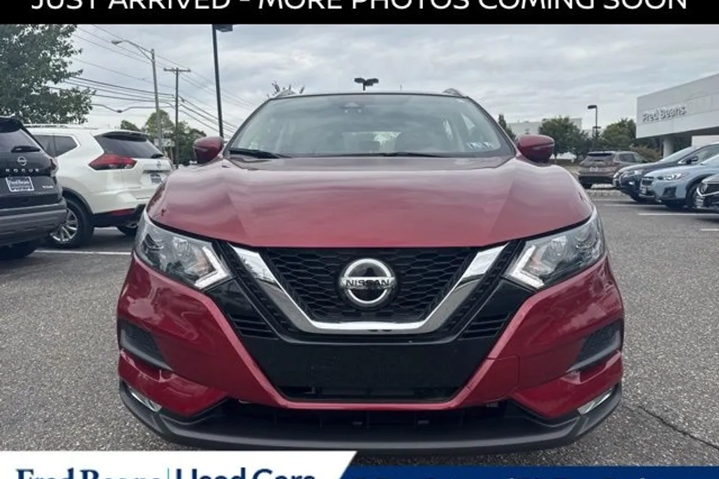 2022 Nissan Rogue Sport SV photo 1
