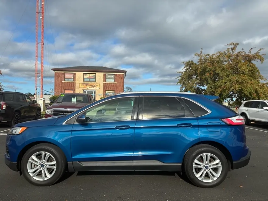 2020 Ford Edge SEL photo 1
