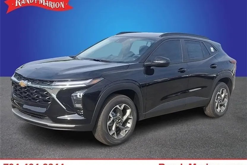 2025 Chevrolet Trax LT photo 1