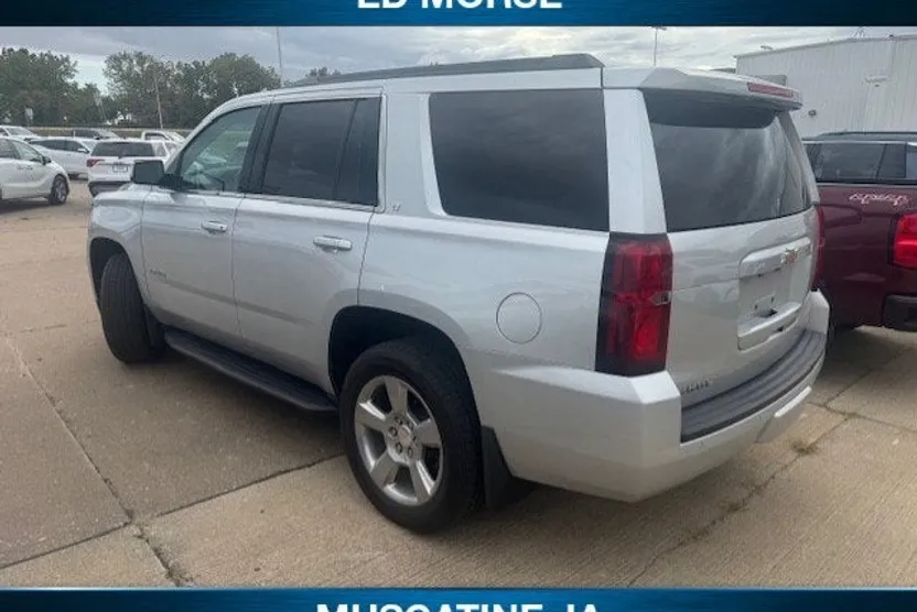 2019 Chevrolet Tahoe LT photo 1