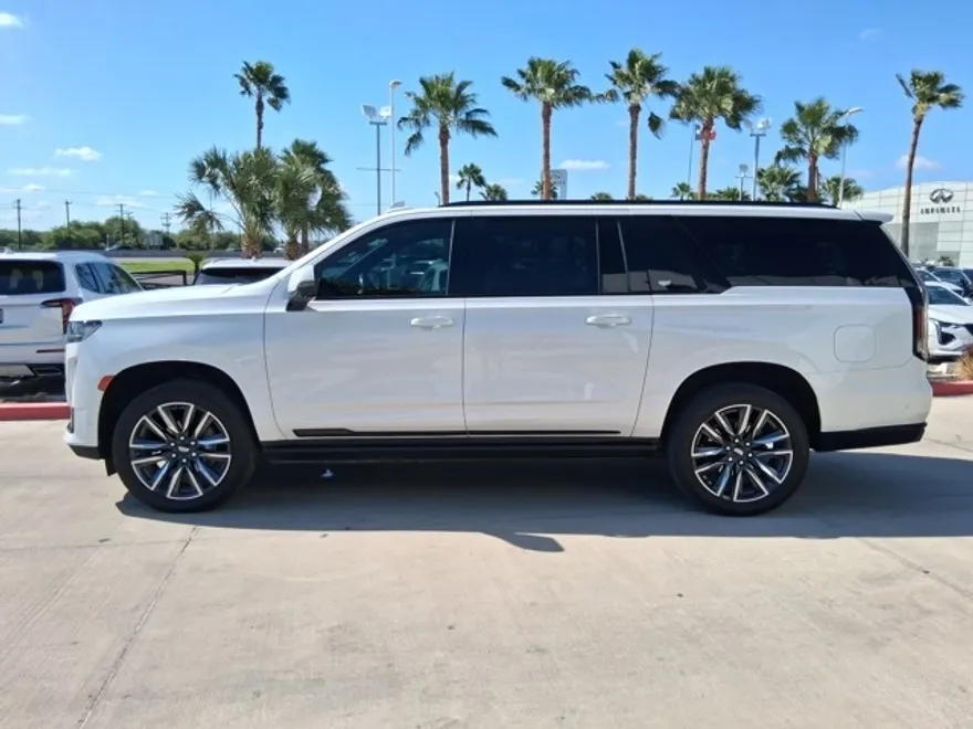 2023 Cadillac Escalade ESV Sport photo 1