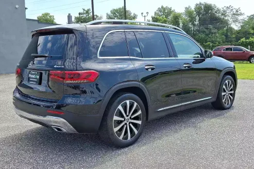 2022 Mercedes Benz GLB 250 photo 3