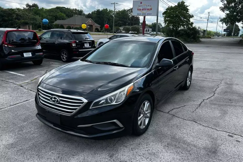 2016 Hyundai Sonata SE photo 1