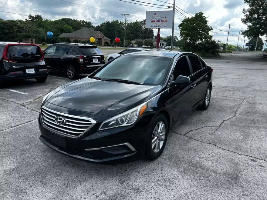 2016 Hyundai Sonata SE photo 1