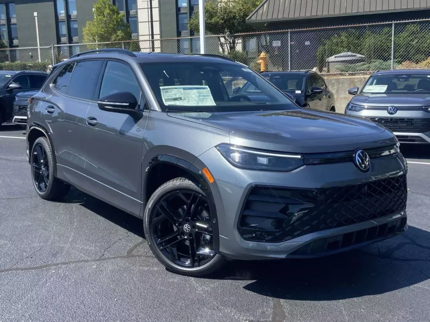 2025 Volkswagen Tiguan SE R-Line Black photo 1