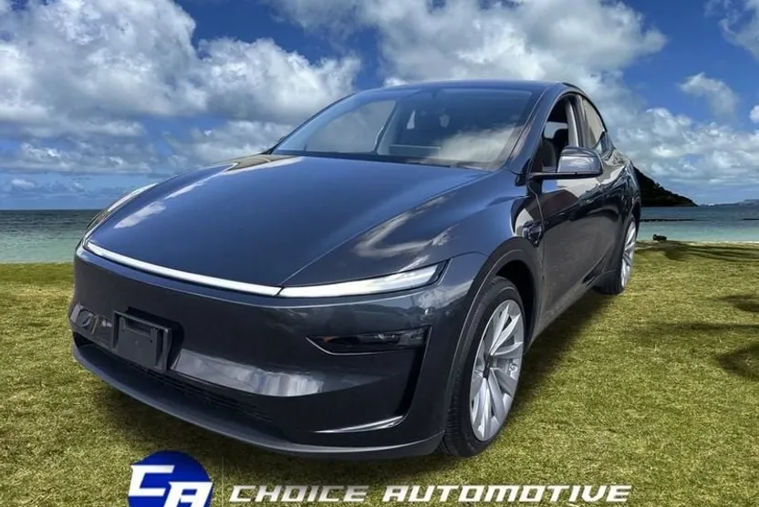 2026 Tesla Model Y Long Range photo 1