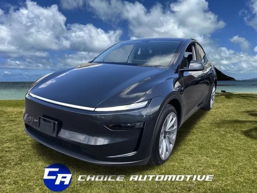 2026 Tesla Model Y Long Range photo 1