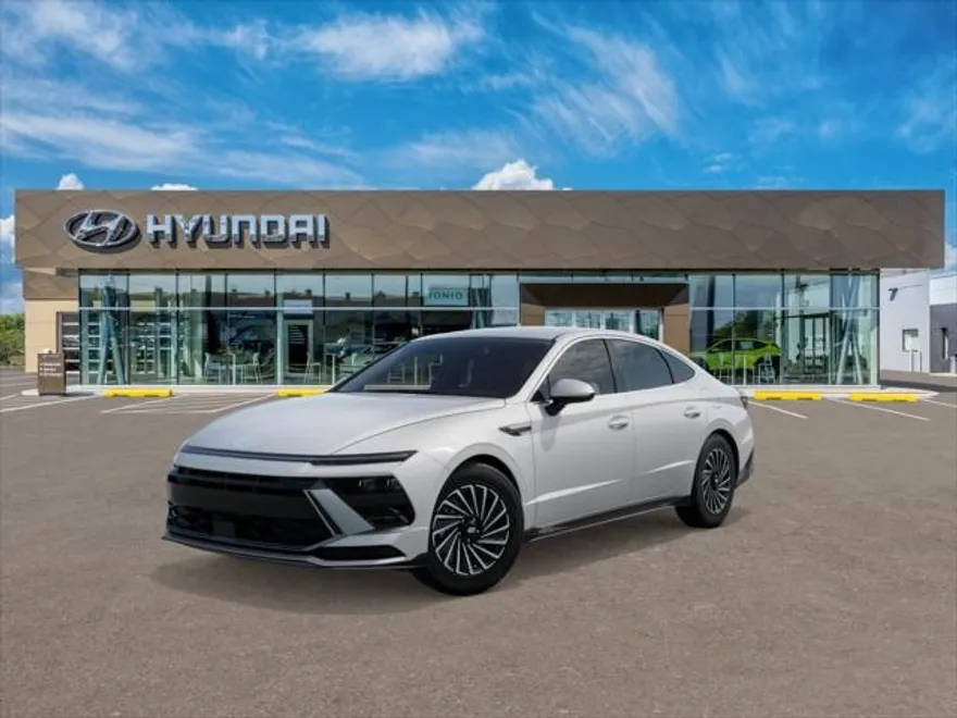 2025 Hyundai Sonata Hybrid SEL photo 1