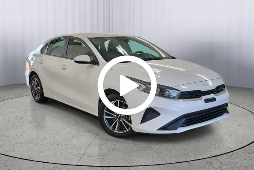 2023 Kia Forte LXS photo 1