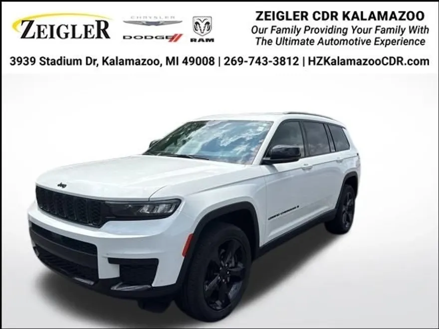 2022 Jeep Grand Cherokee Altitude photo 1