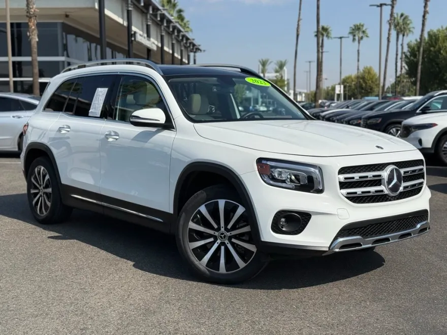 2023 Mercedes Benz GLB 250 photo 1