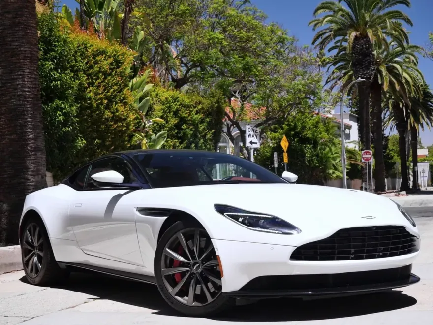 2019 Aston Martin DB11 photo 1