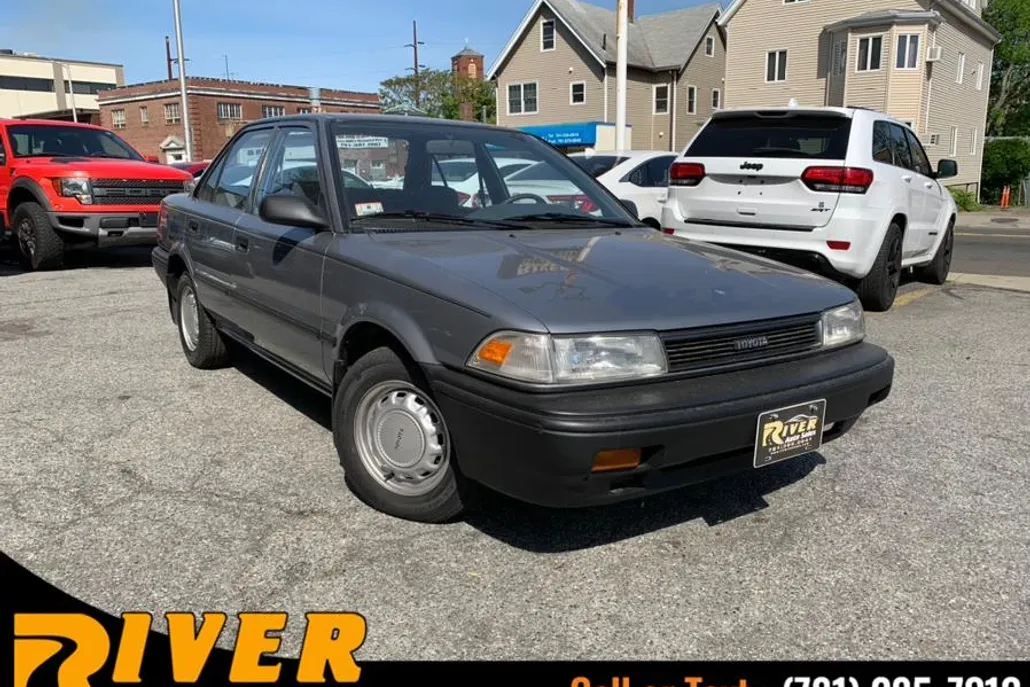 1989 Toyota Corolla photo 1