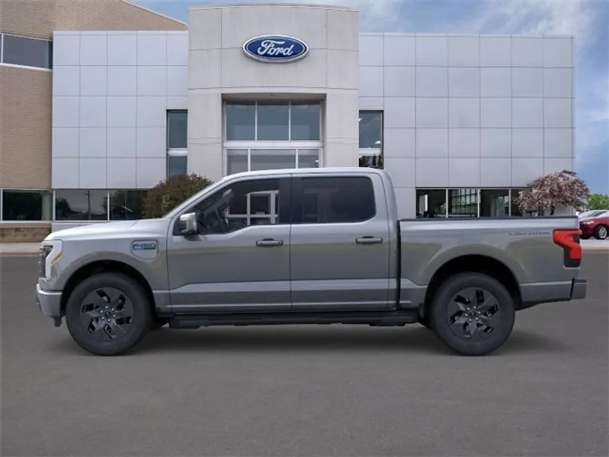 2025 Ford F-150 Lightning Lariat photo 1
