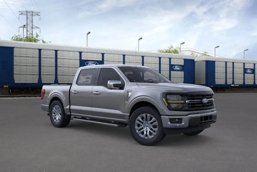 2025 Ford F-150 XLT photo 1