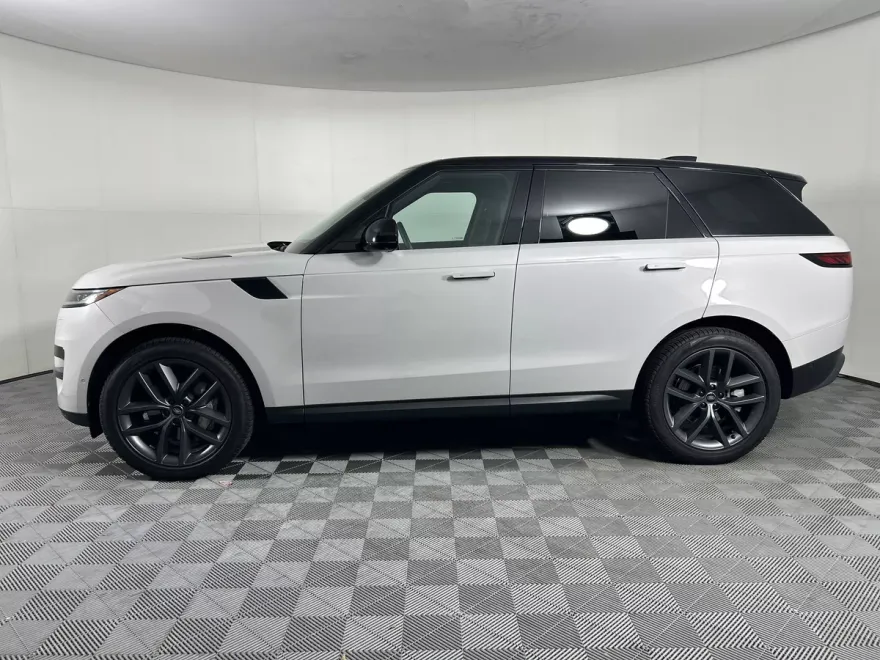2024 Land Rover Range Rover Sport SE photo 1