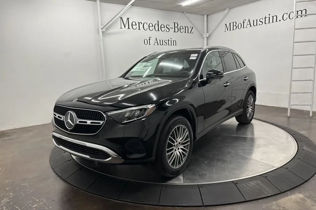 2026 Mercedes Benz GLC 300 photo 1