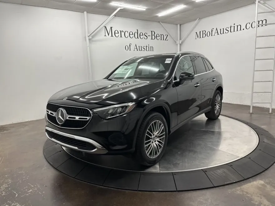 2026 Mercedes Benz GLC 300 photo 1