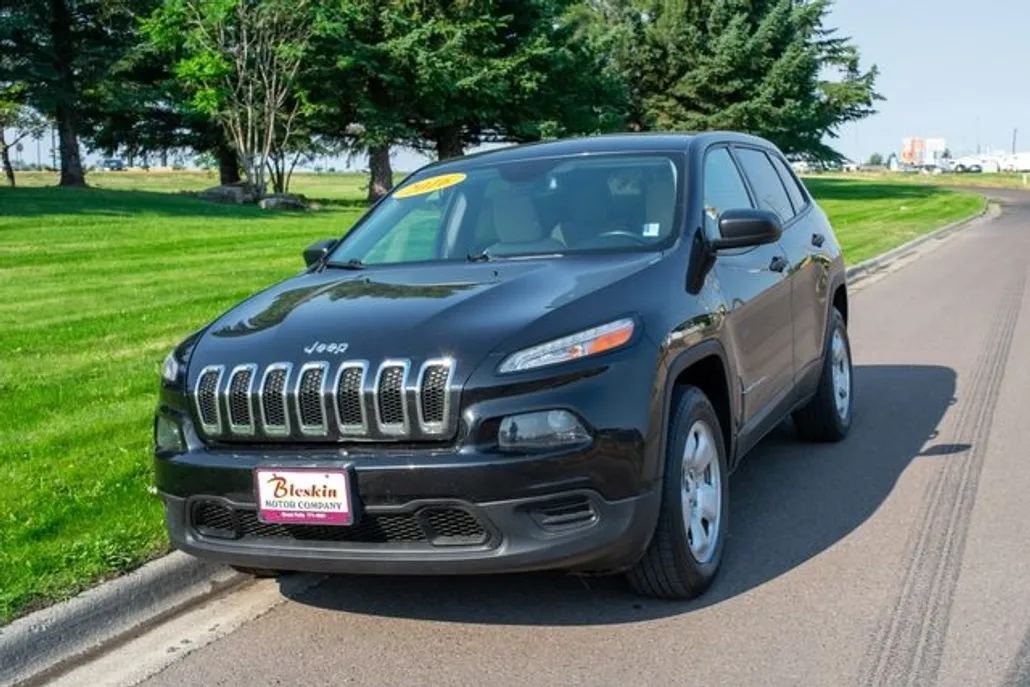 2016 Jeep Cherokee Sport photo 1