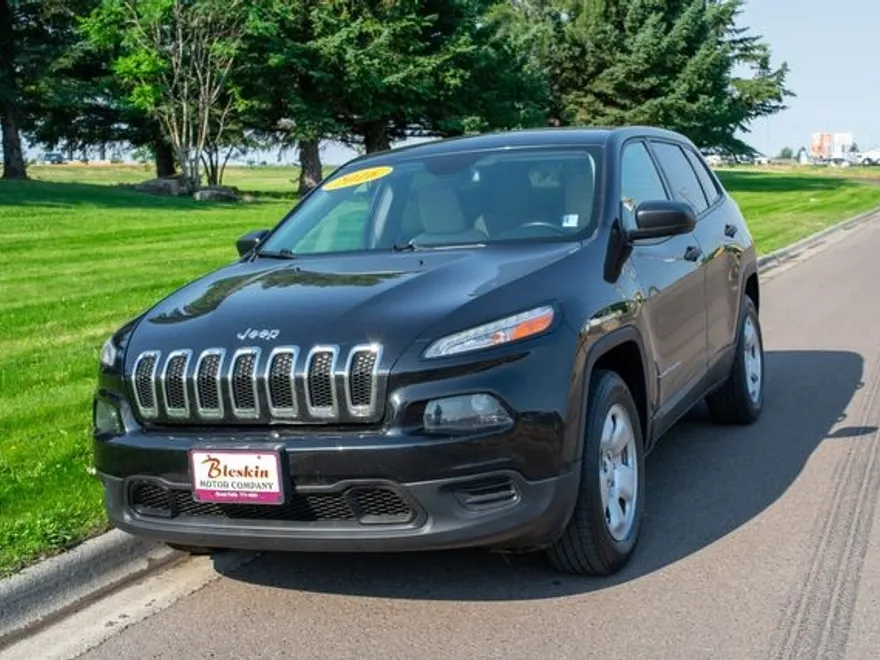 2016 Jeep Cherokee Sport photo 1