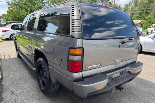 2005 Gmc Yukon XL Denali photo 3