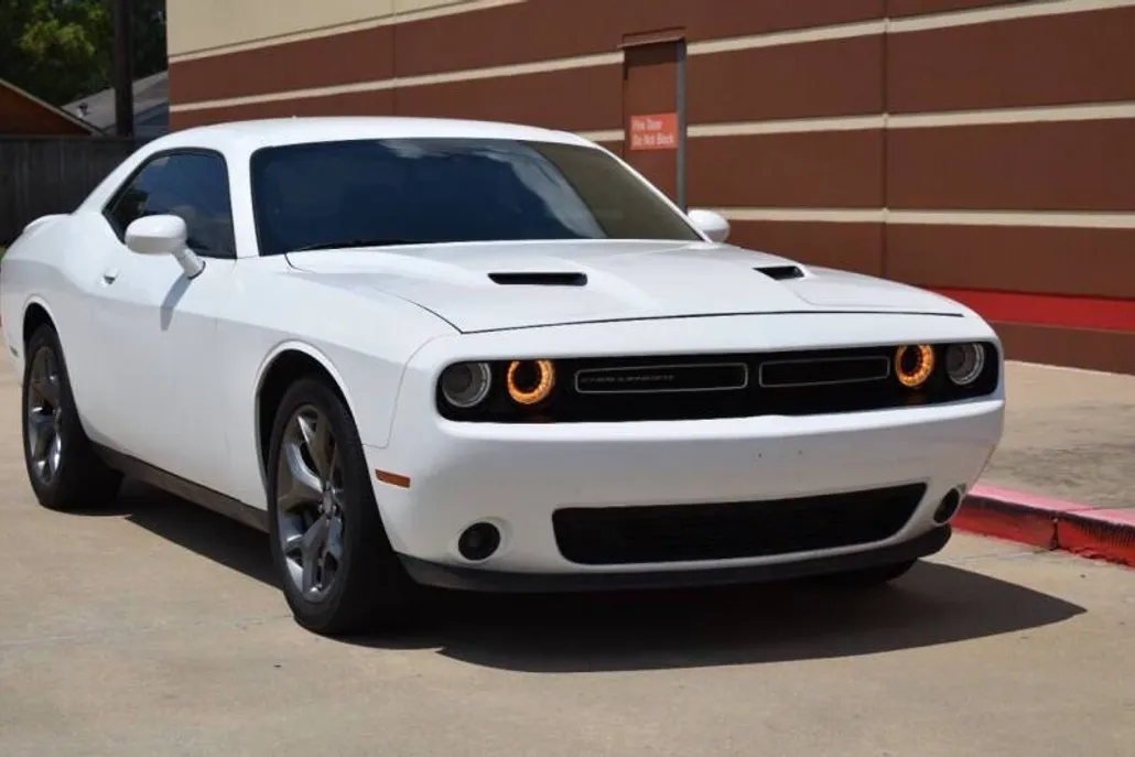 2020 Dodge Challenger SXT photo 1