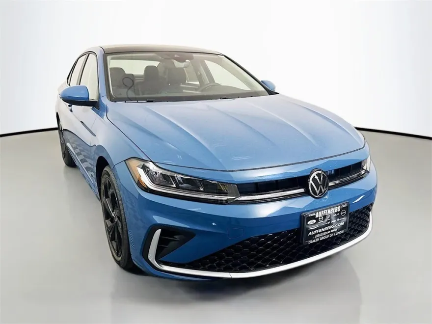 2025 Volkswagen Jetta 1.5T SE photo 1