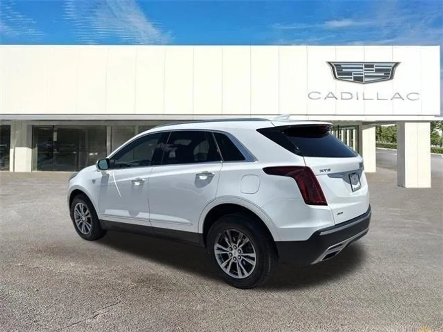 2021 Cadillac XT5 Premium Luxury photo 1