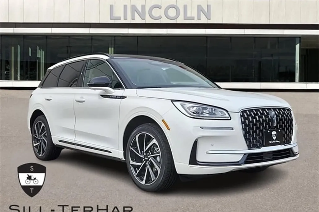 2025 Lincoln Corsair Grand Touring photo 1