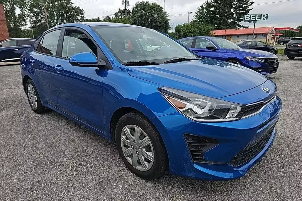 2021 Kia Rio S photo 1