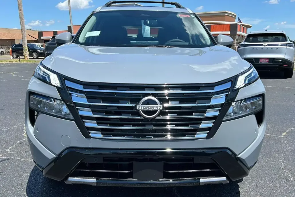 2025 Nissan Rogue AWD Platinum photo 1