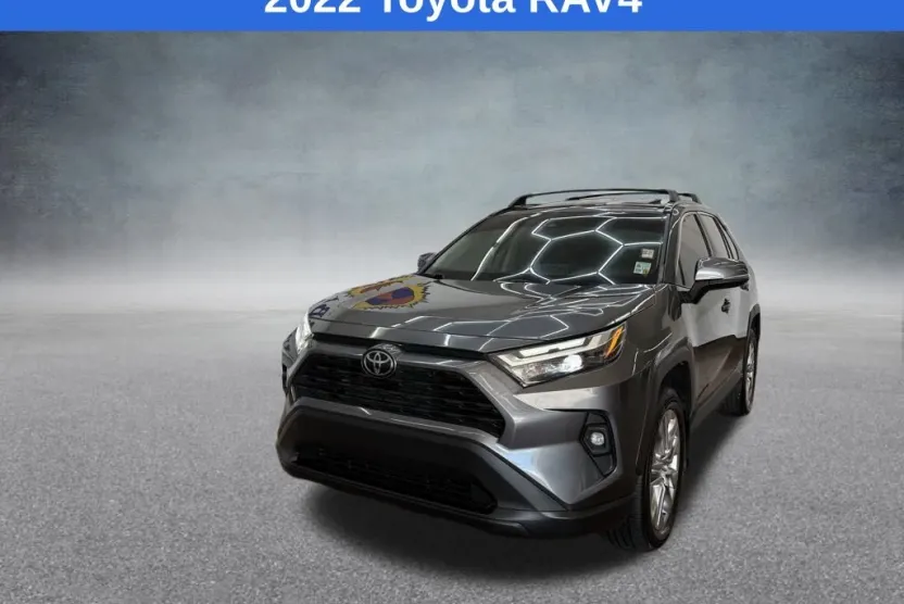 2022 Toyota RAV4 XLE Premium photo 1