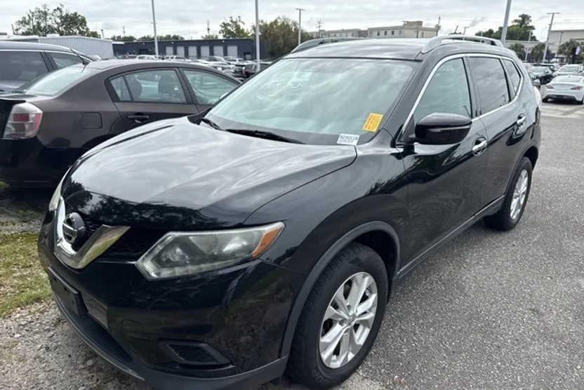 2014 Nissan Rogue SV photo 1