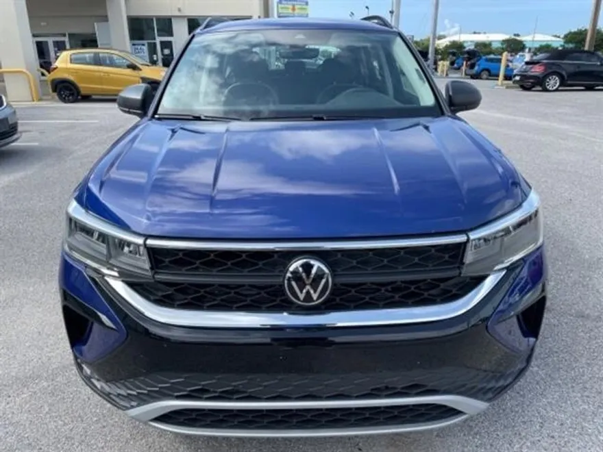 2024 Volkswagen Taos S photo 1