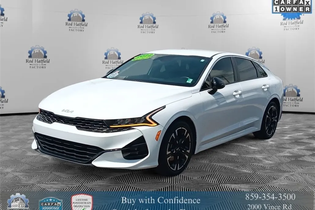 2022 Kia K5 GT-Line photo 1